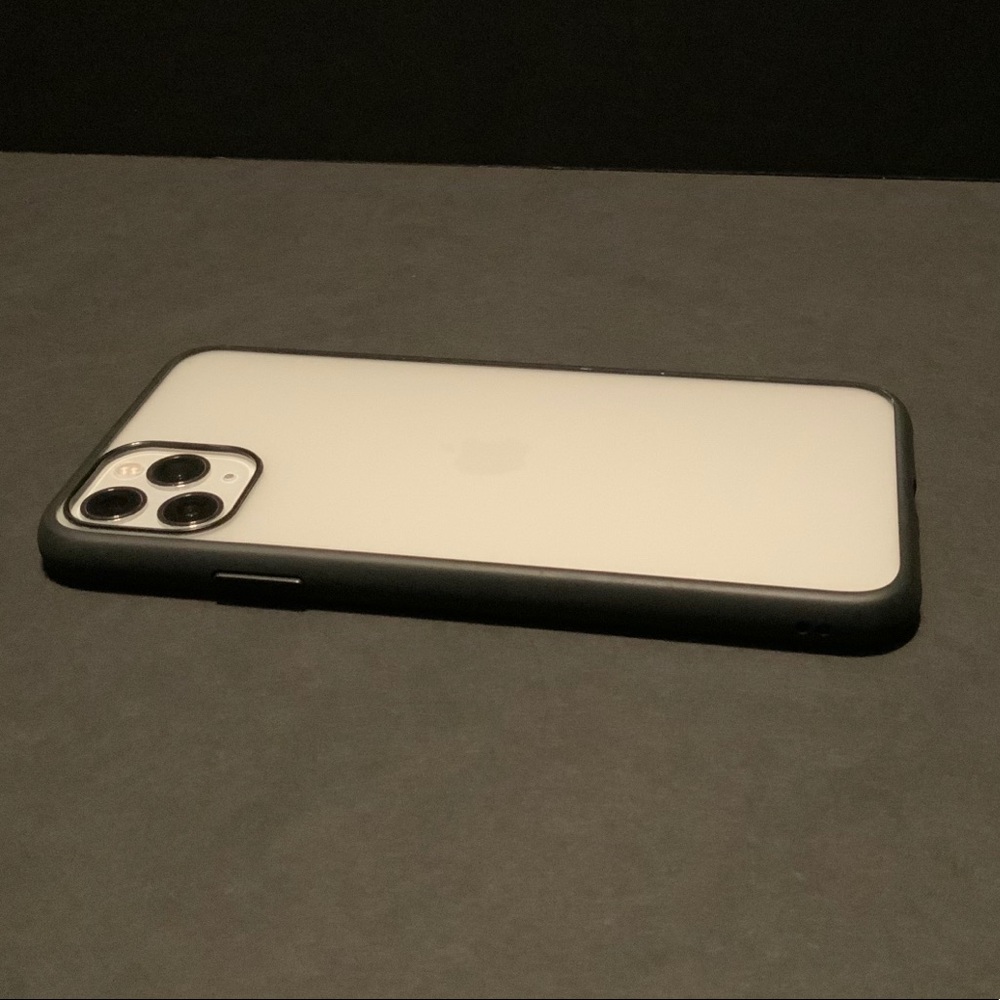 Thin iPhone Pro Max case